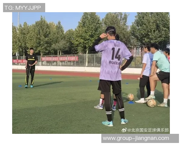 将北京国安足球公益课引入苏州共同感受足球带来的无限快乐与激情
