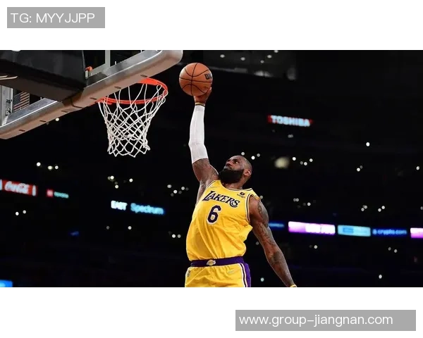 詹姆斯祝贺蒂耶罗生涯首分称这是众多扣篮中的第一记