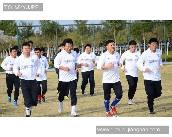 老里战绩不佳引发讨论部分老教练如何适应时代变迁与新生代挑战 老里战绩不佳引发讨论部分老教练如何适应时代变迁与新生代挑战