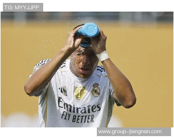 莱万特回应皇马状态无关紧要未来交锋依旧保持自我风格 莱万特回应皇马状态无关紧要未来交锋依旧保持自我风格