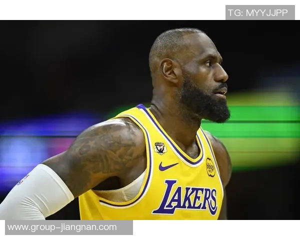 里夫斯称詹姆斯回归将提升全队表现他是无可替代的全能组织者 里夫斯称詹姆斯回归将提升全队表现他是无可替代的全能组织者