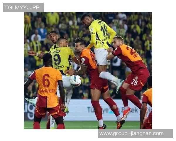 费内巴切两球员袭击加拉塔萨雷总监获16个月缓刑判决